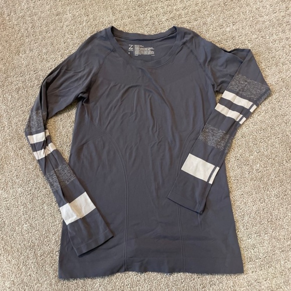 Zella Gray Long Sleeve Striped Sleeves Athletic Top Small